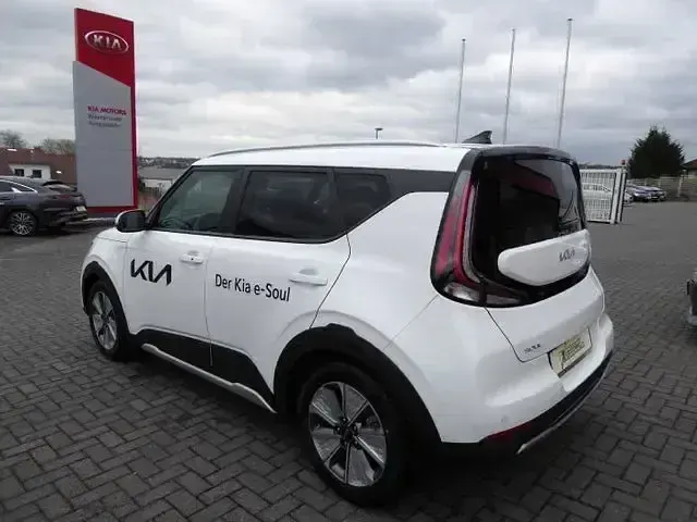 Gebraucht Kia Soul EV Inspiration 150 kW (204 PS) 2023 Weiss SUV