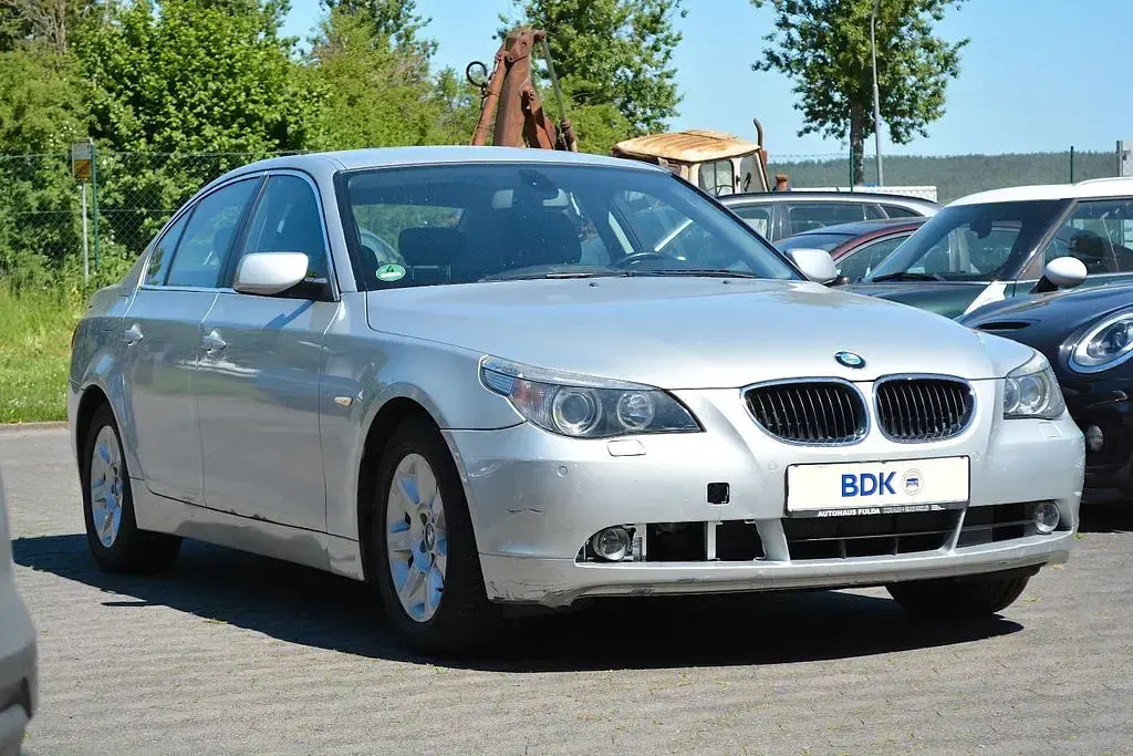 Używany BMW 520 170 KM (125 kW) 2004 Srebrny Sedan/Limuzyna