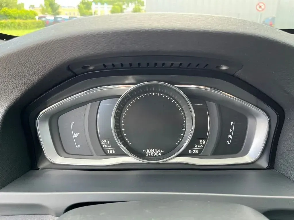 Gebraucht Volvo V60 163 PS (119 kW) 2016 Schwarz Kombi
