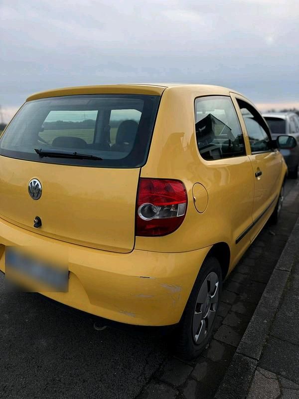 Gebraucht VW Fox 54 PS (39 kW) 2005 Gelb Kleinwagen