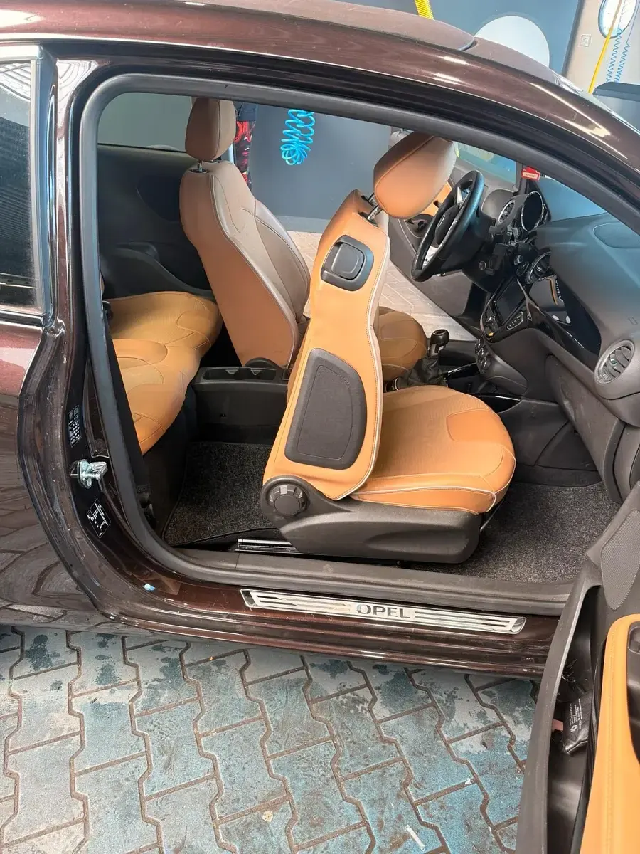 Używany Opel Adam 70 KM (51 kW) 2018 Purpurowy Hatchback