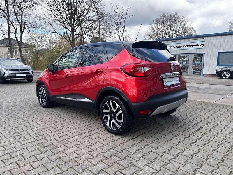 Używany Renault Captur XMOD 118 KM (86 kW) 2016 Czerwony SUV