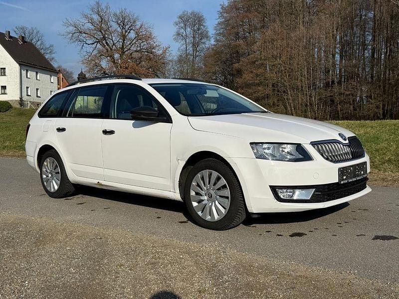 Gebraucht Skoda Octavia Active 140 PS (102 kW) 2014 Weiß Kleinwagen