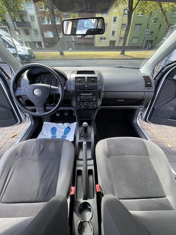 Gebraucht VW Polo Comfortline 80 PS (58 kW) 2009 Silber Kleinwagen