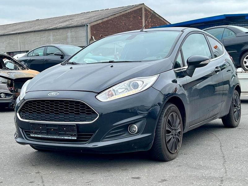 Gebraucht Ford Fiesta Titanium 101 PS (74 kW) 2015 Schwarz Limousine