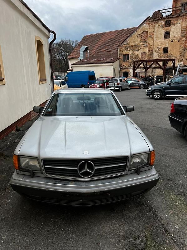Gebraucht Mercedes 560 300 PS (220 kW) 1987 Silber Coupé