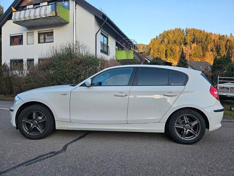 Gebraucht BMW 118 143 PS (105 kW) 2008 Weiß Kleinwagen