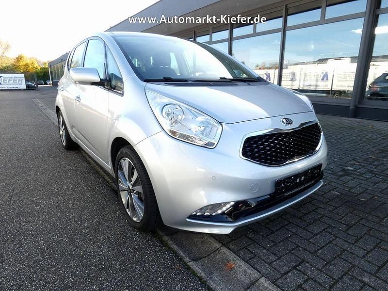 Gebraucht Kia Venga Spirit 128 PS (94 kW) 2015 Silber Kleinwagen