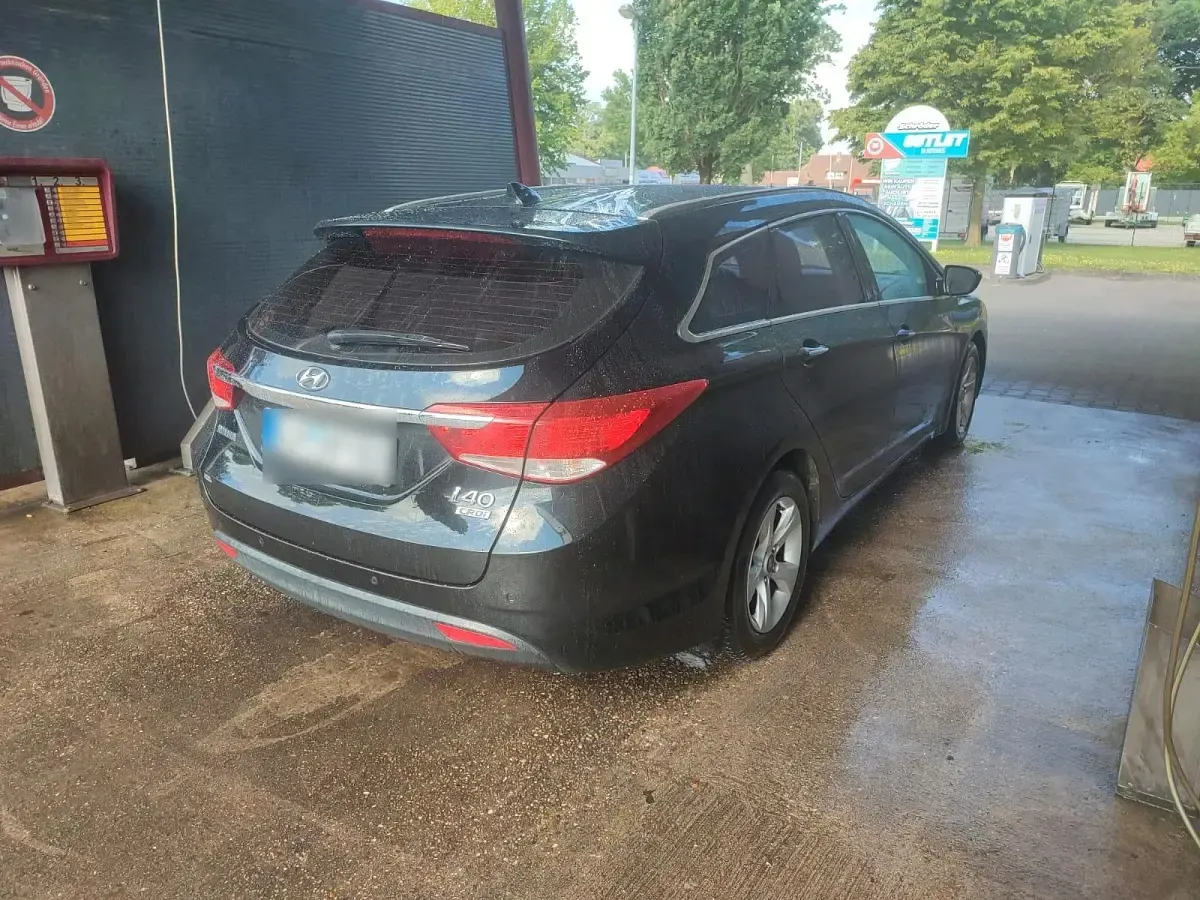 Gebraucht Hyundai i40 116 PS (85 kW) 2014 Schwarz Kombi
