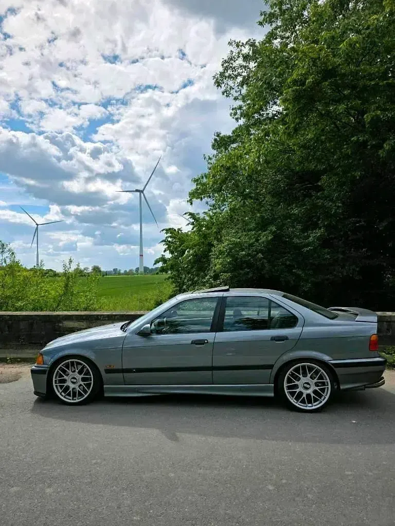 Gebraucht BMW 325 192 PS (141 kW) 1991 Grau Limousine