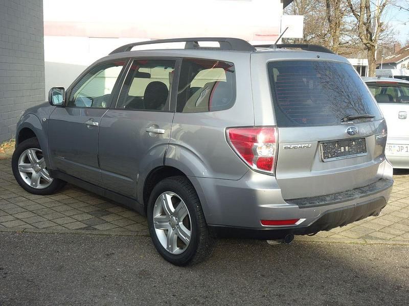 Gebraucht Subaru Forester 171 PS (125 kW) 2010 Grau SUV