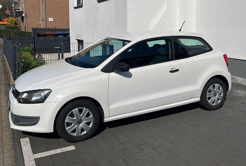 Second-hand VW Polo 60 CP (44 kW) 2010 Alb Hatchback