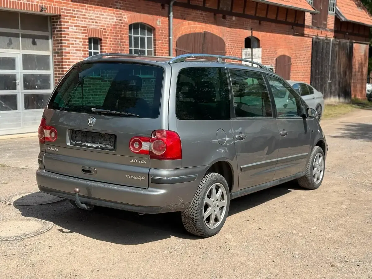 Gebraucht VW Sharan Freestyle 140 PS (102 kW) 2006 Grau Van / Kleinbus