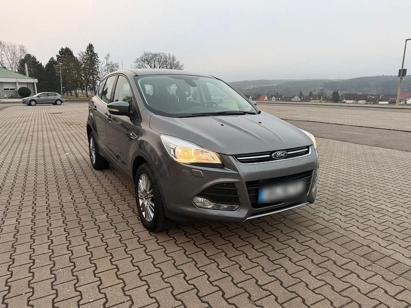 Gebraucht Ford Kuga 163 PS (119 kW) 2014 Grau SUV
