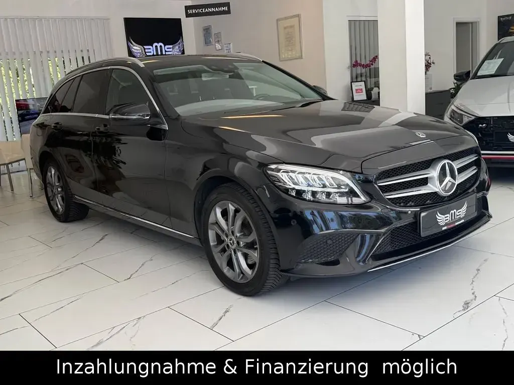 Gebraucht Mercedes C220 194 PS (142 kW) 2019 Schwarz Kombi