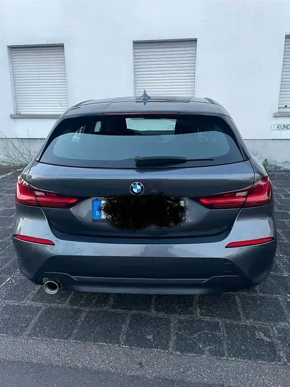 Gebraucht BMW 118 Sport Line 140 PS (102 kW) 2019 Grau Kleinwagen