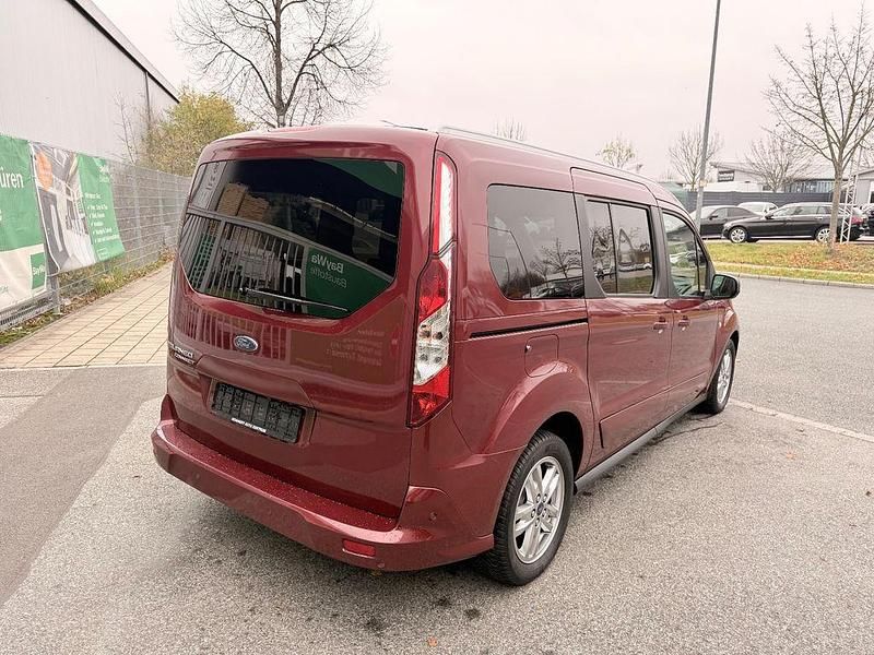 Gebraucht Ford Tourneo Titanium 120 PS (88 kW) 2020 Rot Van / Kleinbus