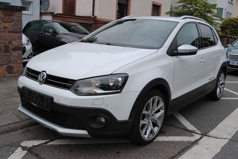 Weiß Gebraucht 2016 VW Polo Cross Kleinwagen | 8.880 € (Fairer Preis) - Bild 1/4