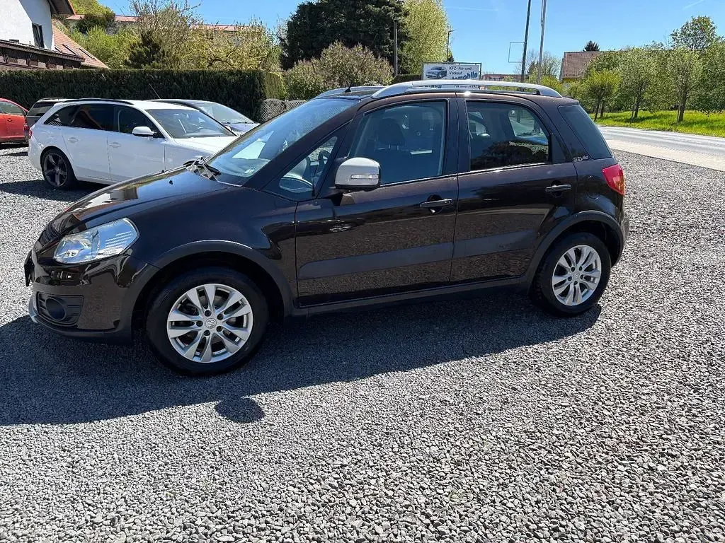 Gebraucht Suzuki SX4 Style 120 PS (88 kW) 2013 Braun Limousine