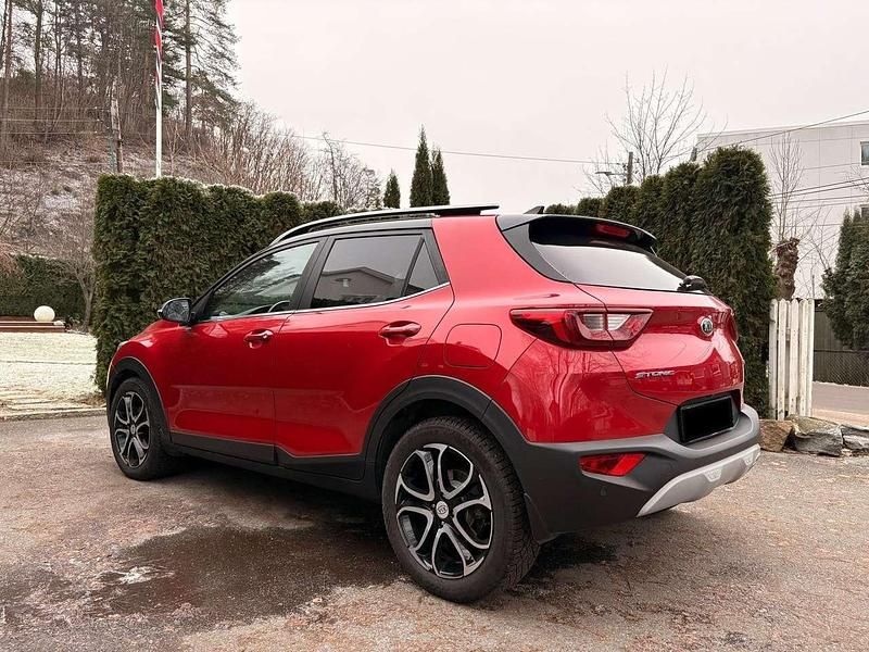 Gebraucht Kia Stonic Vision 120 PS (88 kW) 2019 Rot SUV