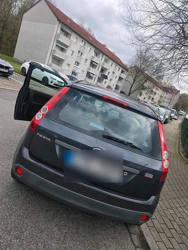 Gebraucht Ford Fiesta 69 PS (50 kW) 2007 Blau Kleinwagen