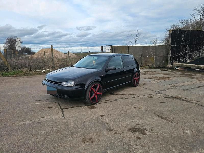 Schwarz Gebraucht 2002 VW Golf IV Kleinwagen | 850 € (Guter Preis) - Bild 1/4