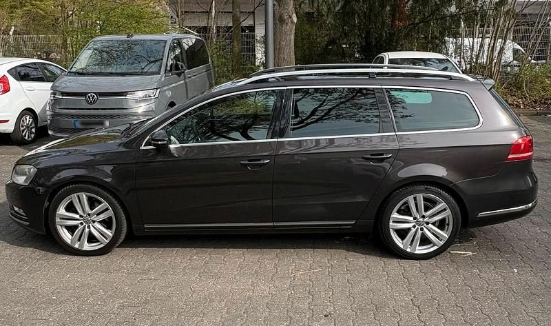 Gebraucht VW Passat 140 PS (102 kW) 2012 Grau Kombi
