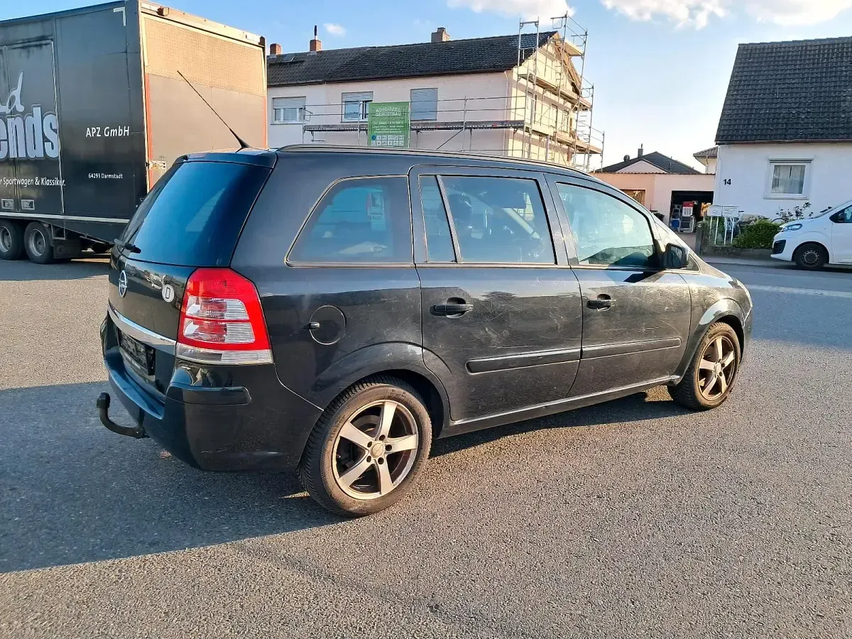 Gebraucht Opel Zafira 140 PS (102 kW) 2013 Schwarz Van / Kleinbus