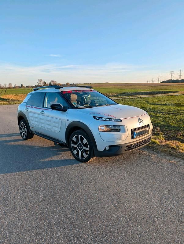 Gebraucht Citroën C4 92 PS (67 kW) 2015 Weiß SUV