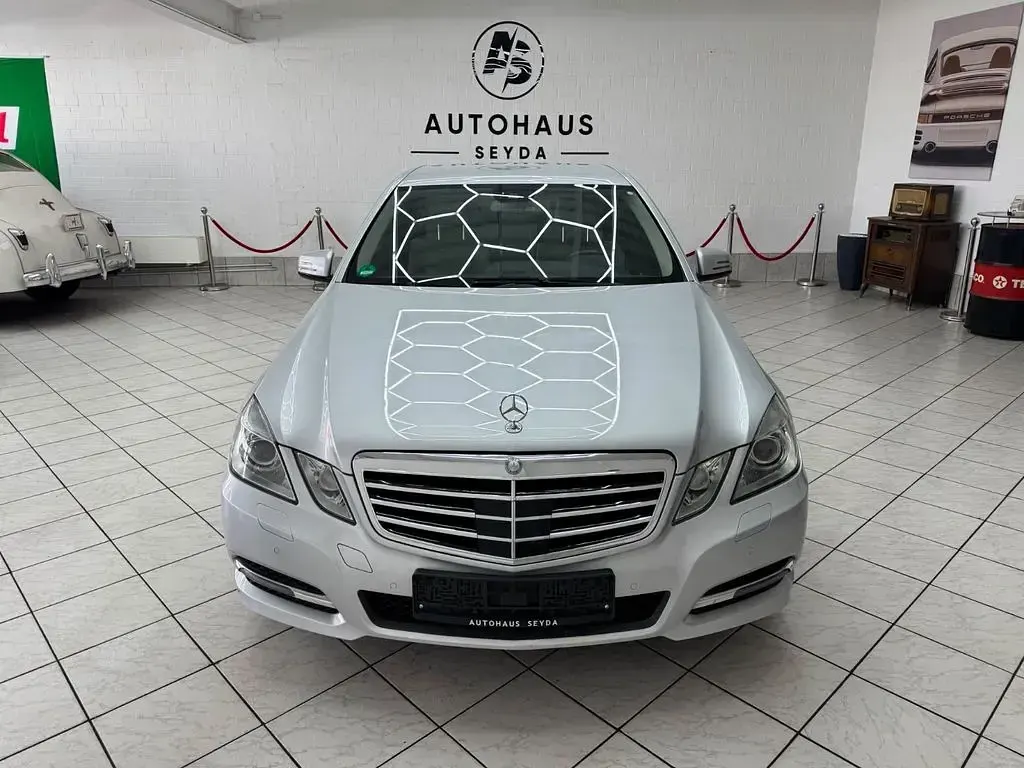 Gebraucht Mercedes E350 265 PS (194 kW) 2013 Silber Limousine