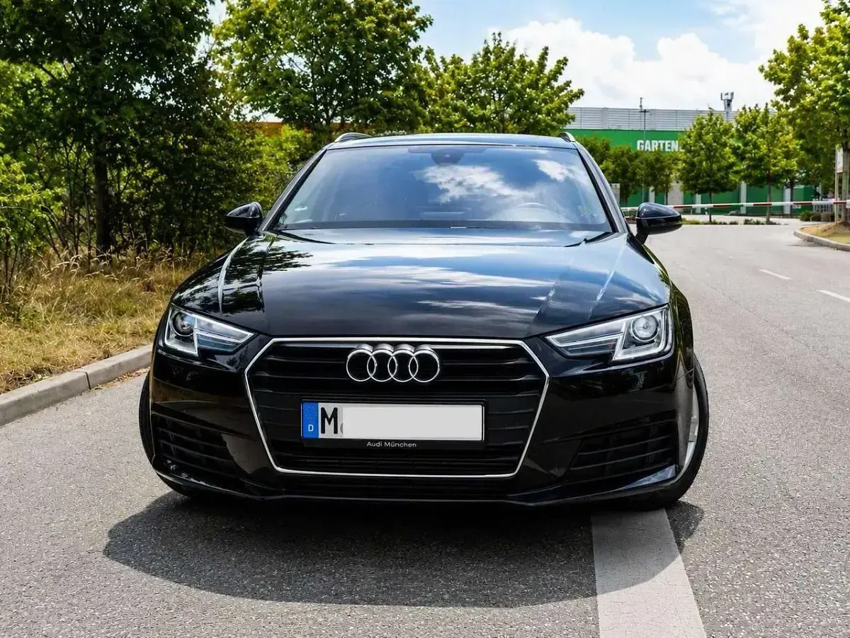 Gebraucht Audi A4 150 PS (110 kW) 2019 Schwarz Kombi