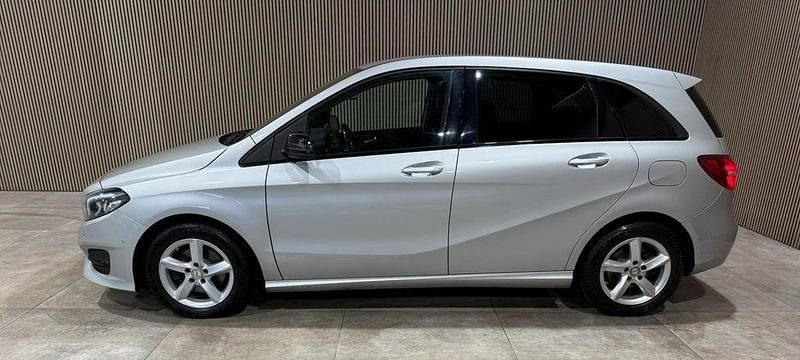 Gebraucht Mercedes B200 136 PS (100 kW) 2015 Silber Van / Kleinbus