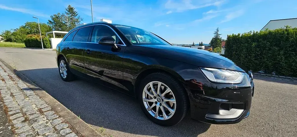 Gebraucht Audi A4 Advanced 190 PS (139 kW) 2020 Schwarz Kombi