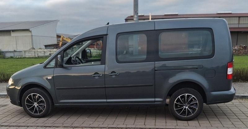 Grau Gebraucht 2009 VW Caddy Maxi Life Life Van / Kleinbus | 5.950 € (Fairer Preis) - Bild 1/4