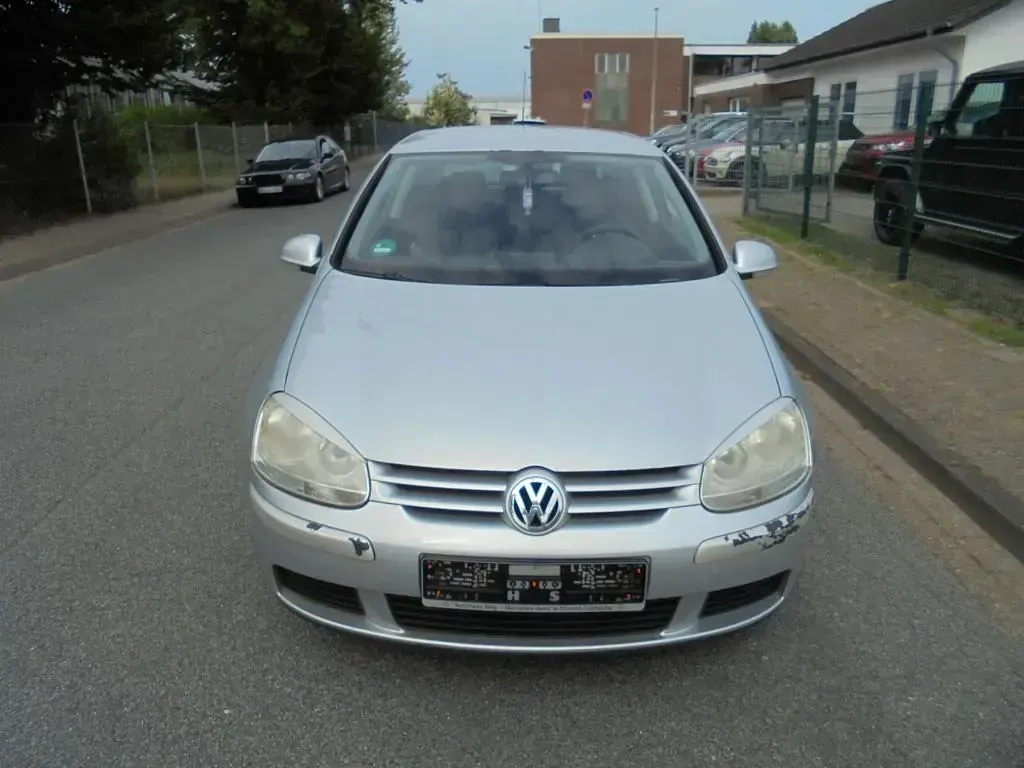 Gebraucht VW Golf IV Trendline 90 PS (66 kW) 2005 Silber Limousine