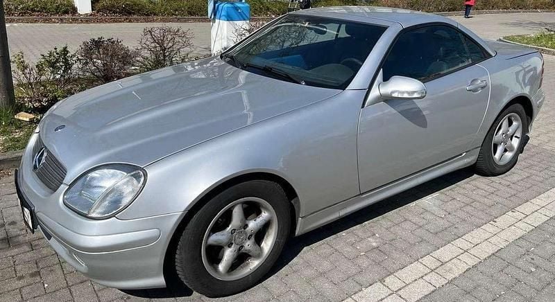 Grau Gebraucht 2001 Mercedes SLK200 Cabrio | 3.900 € (Guter Preis) - Bild 1/4