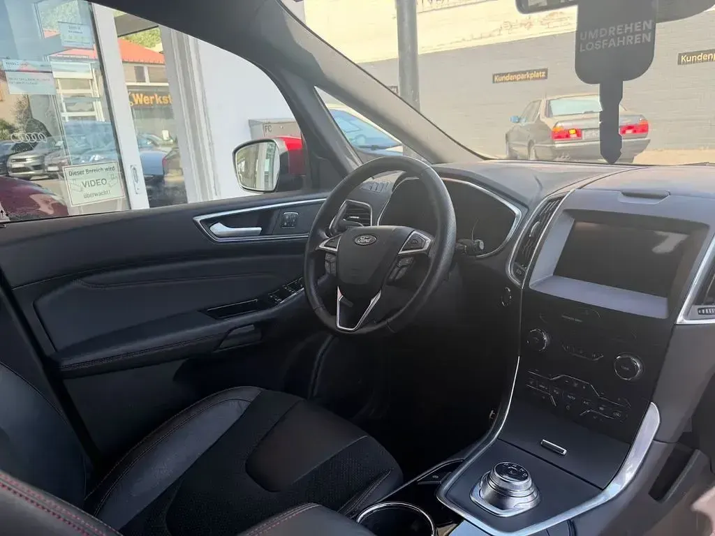 Gebraucht Ford S-MAX ST-Line 190 PS (139 kW) 2023 Rot Van / Kleinbus