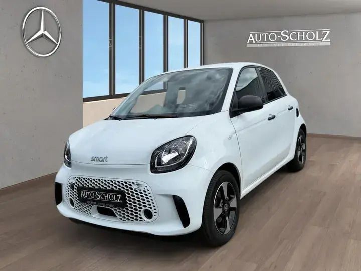 Weiß Gebraucht 2022 Smart ForFour Electric Drive Limousine | 7.881 € (Guter Preis) - Bild 1/4