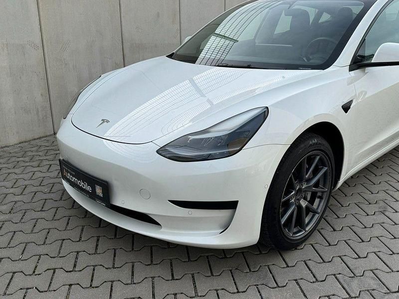 Gebraucht Tesla Model 3 Standard Range 239 kW (325 PS) 2021 Weiß Limousine
