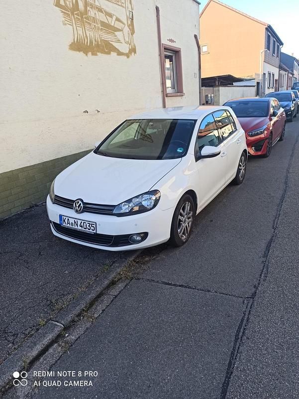 Weiß Gebraucht 2009 VW Golf VI Comfortline Kleinwagen | 4.000 € (Guter Preis) - Bild 1/4