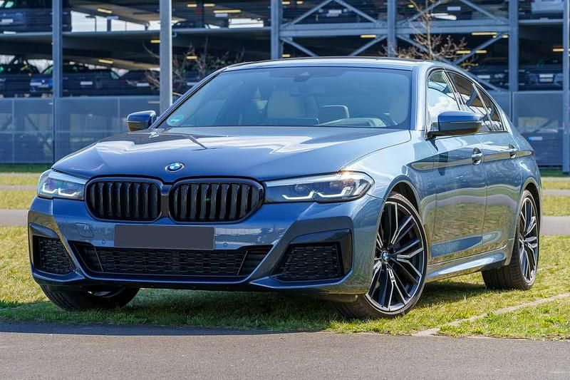 Gebraucht BMW 520 M Sport 190 PS (139 kW) 2023 Blau Limousine