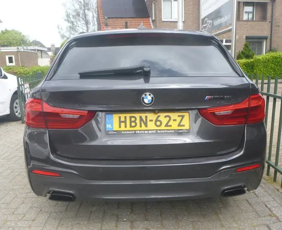 Gebraucht BMW 540 Executive 340 PS (250 kW) 2018 Grau Kombi