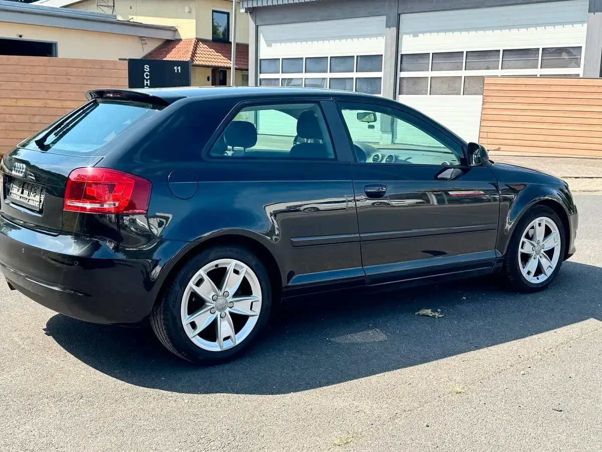 Gebraucht Audi A3 125 PS (91 kW) 2010 Schwarz Kleinwagen