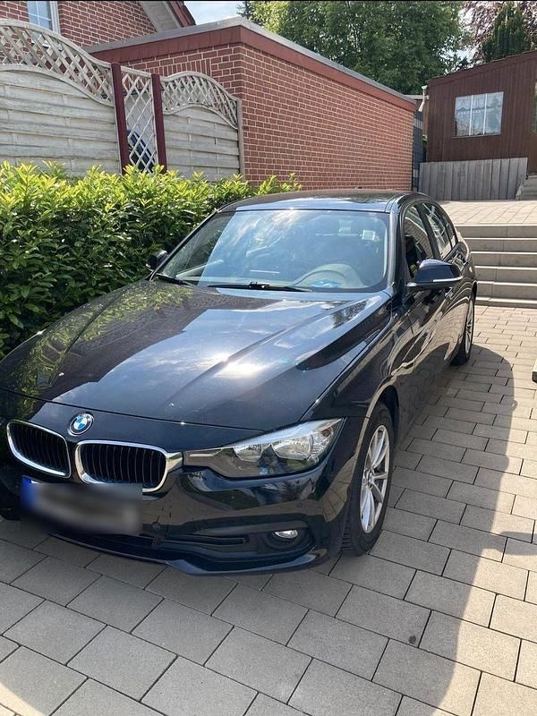 Schwarz Gebraucht 2016 BMW 316 Advantage Limousine | 12.799 € (Fairer Preis) - Bild 1/4