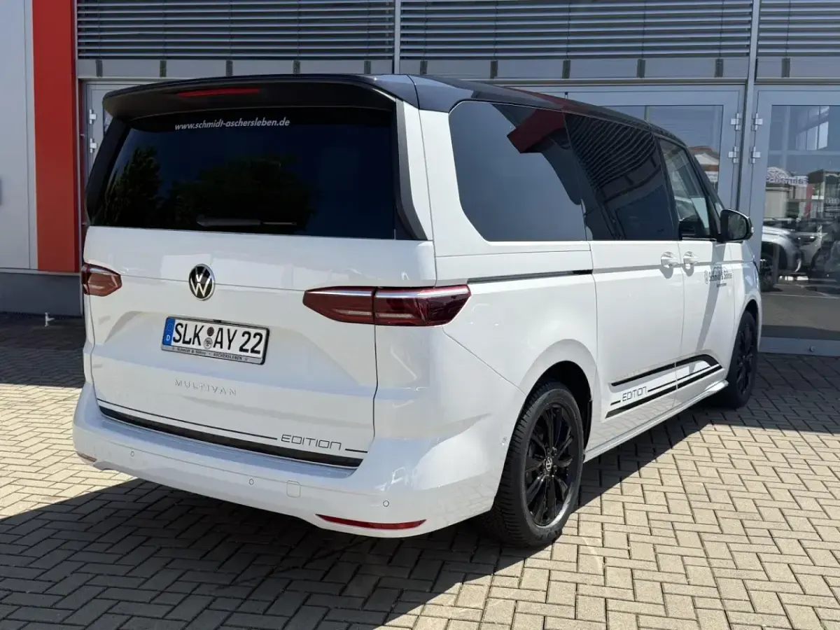 Używany VW Multivan Edition 150 KM (110 kW) 2025 Czarny Minivan
