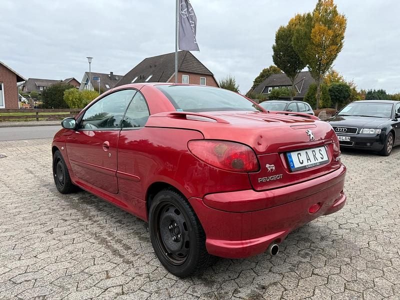 Gebraucht Peugeot 206 CC 109 PS (80 kW) 2003 Rot Cabrio