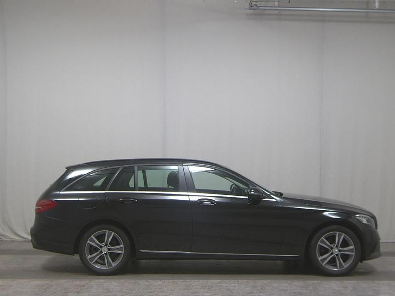 Schwarz Gebraucht 2021 Mercedes C200 Limousine | 19.580 € (Superpreis) - Bild 1/4