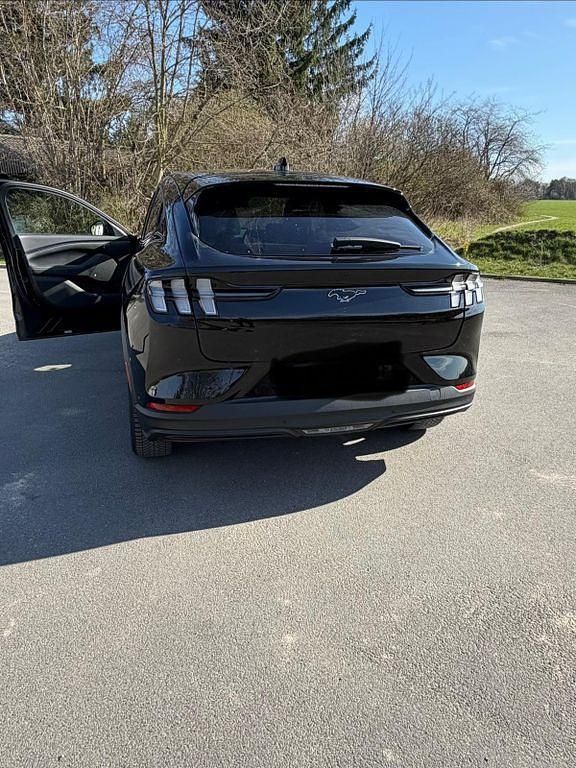 Gebraucht Ford Mustang Mach-E 216 kW (294 PS) 2023 Schwarz SUV