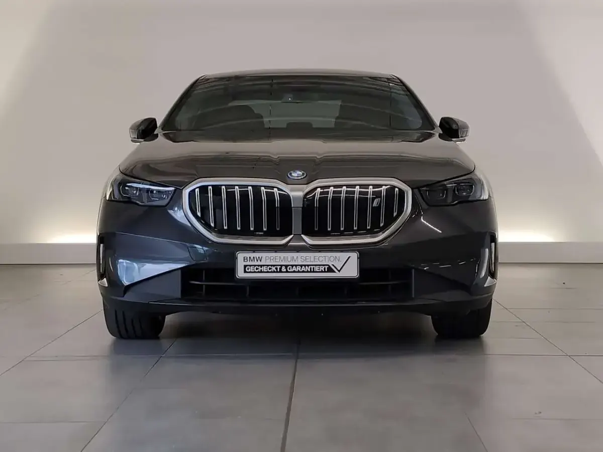 Gebraucht BMW i5 Sport Line 250 kW (340 PS) 2025 Grau Limousine