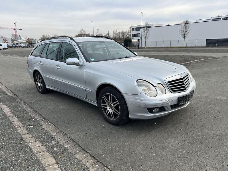 Silber Gebraucht 2006 Mercedes E200 Kombi | 3.490 € (Superpreis) - Bild 1/4